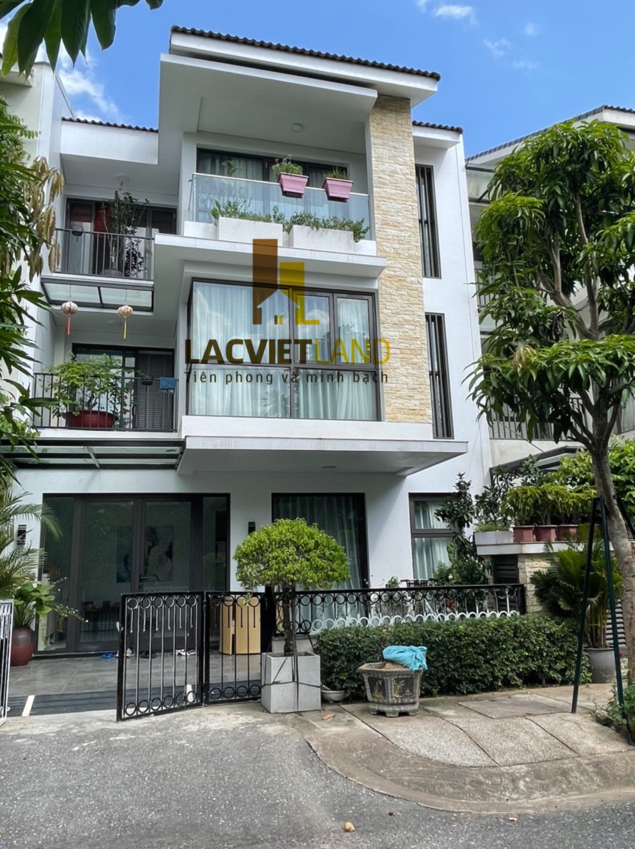 Cần bán gấp biệt thự liền kề tại Garden City Long Biên Hà Nội
