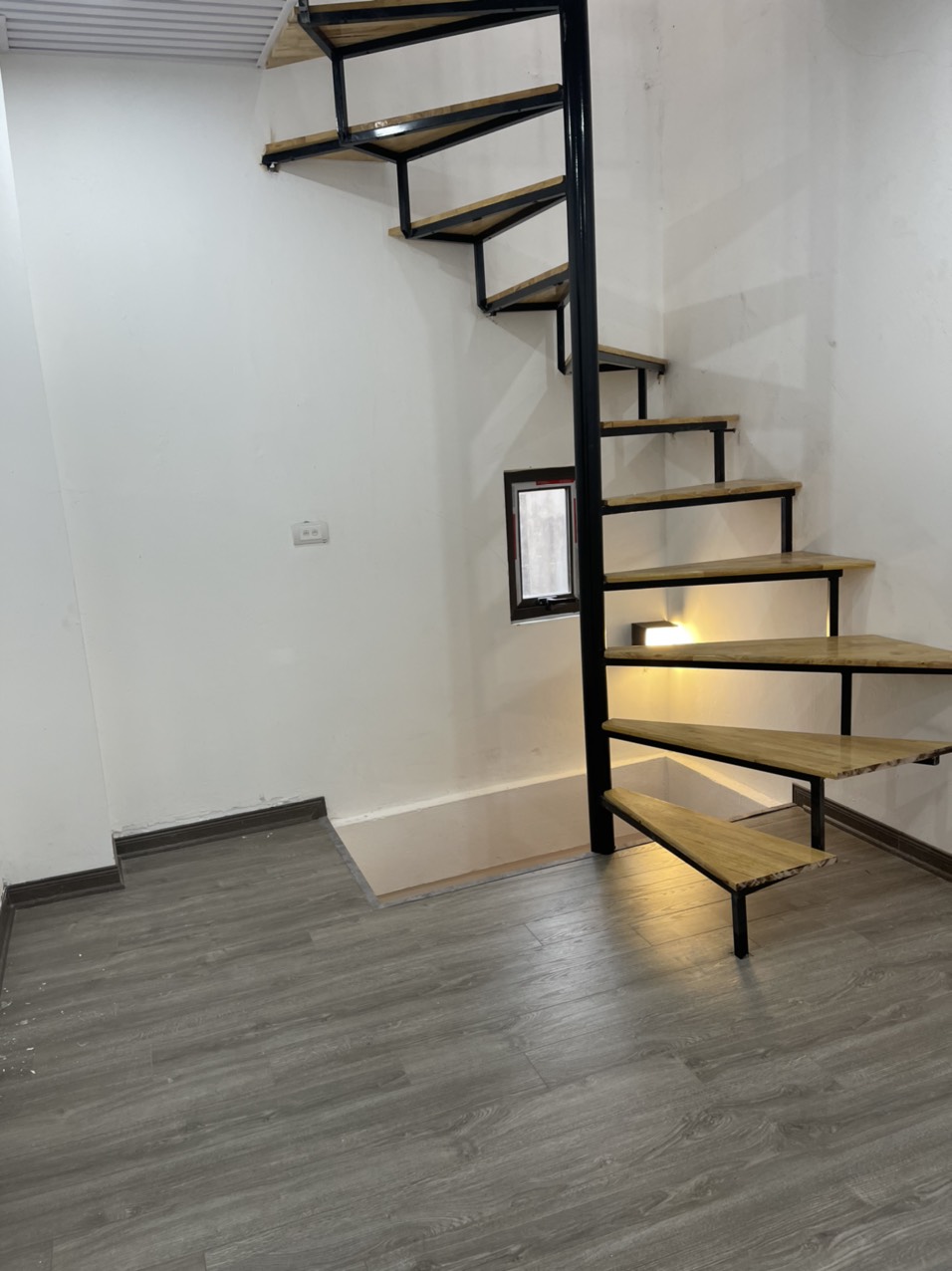 BÁN NHÀ PHỐ HỒNG MAI, S 12M2 x 5 TẦNG, Ô TÔ CÁCH 10M, GIÁ CHỈ 1 TỶ 3