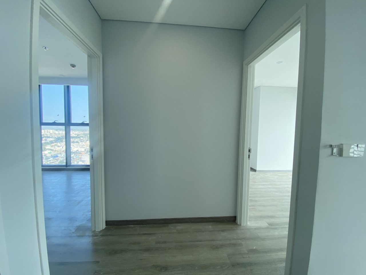 Bán cắt lỗ căn góc tầng 21 view biển tòa nhà Marina Suite Nha Trang