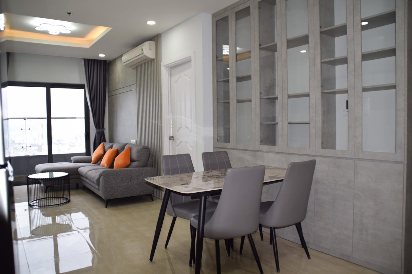 Cho thuê căn hộ cao cấp có phòng ngủ rộng