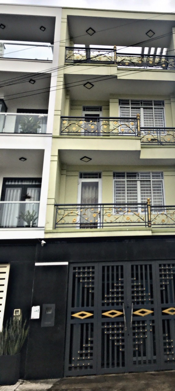 Bán gấp nhà 4 tầng, 4x20m, Vị trí ĐẮT GIÁ Trường Chinh, chỉ 9 tỷ TL.