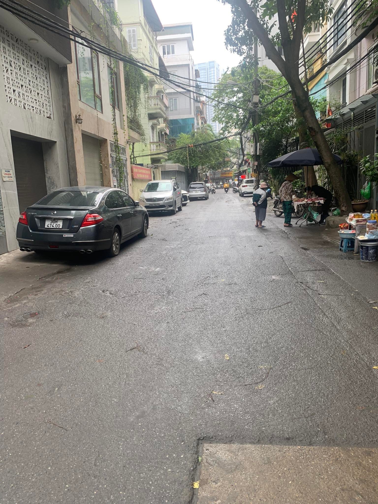 Bán nhà mặt phố giáp nhị,kinh doanh sầm uất