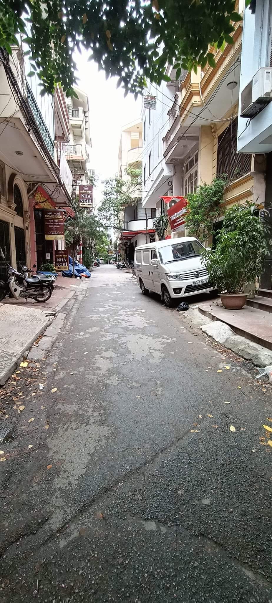 bán nhà ngõ 52 quan nhân,ngõ ô tô tránh, dân trí cao