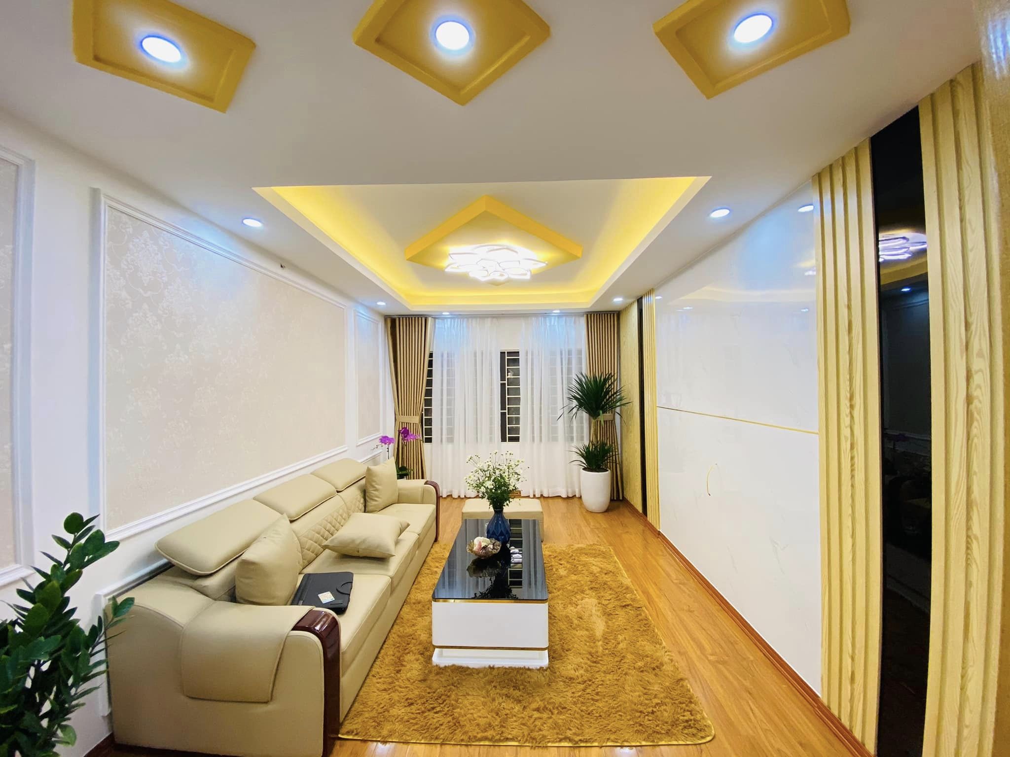THOÁNG,Ô TÔ phân lô bán nhà Xã Đàn, phường Ô Chợ Dừa nhỉnh 6 tỷ_43.5 m