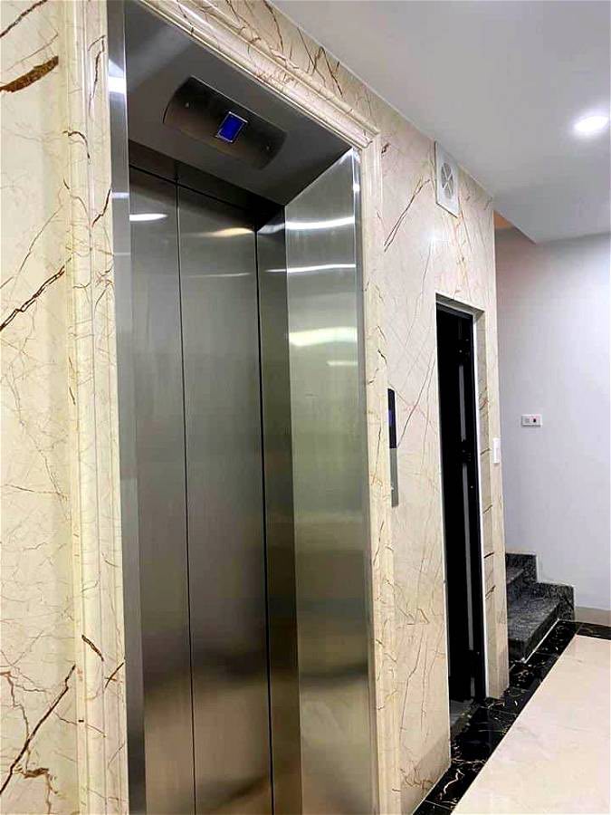 Chính Chủ Nhờ Bán Nhà Phố Đông Tác 65m2 Chỉ 16 Tỷ Thang Máy KD Đỉnh