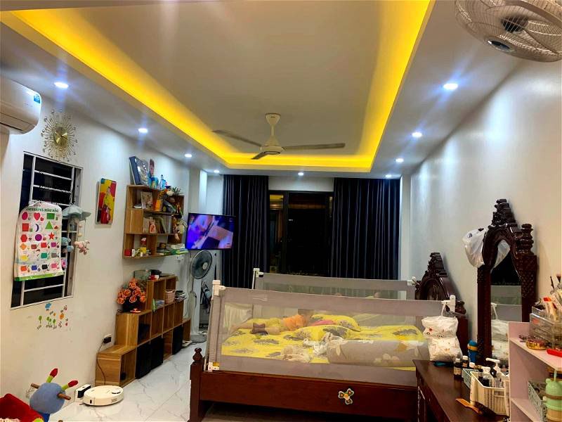 Chính Chủ Nhờ Bán Nhà Phố Đông Tác 65m2 Chỉ 16 Tỷ Thang Máy KD Đỉnh