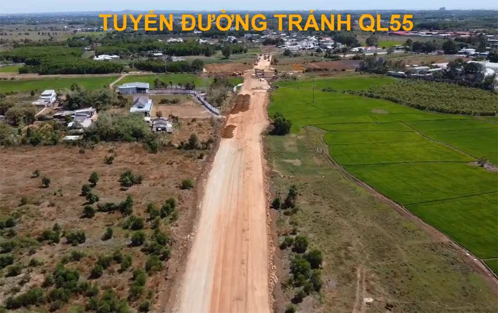 Bán đất mặt tiền Quốc lộ 55, Thị Trấn Đất Đỏ, full hồng, ngang 32m