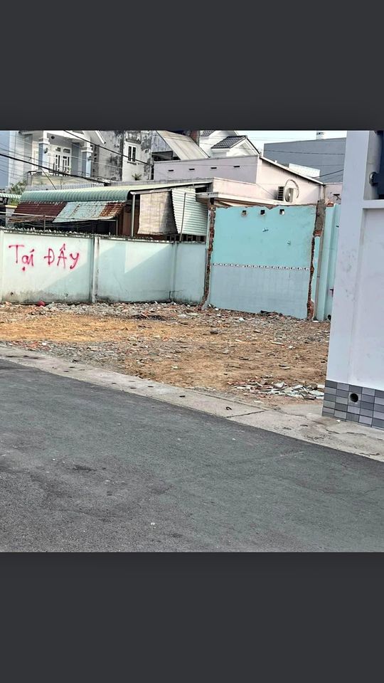 CHÚ MƯỜI CÓ LÔ ĐẤT ĐẸP NGANG 6 DÀI 10 CẦN GẤP BÁN NHANH