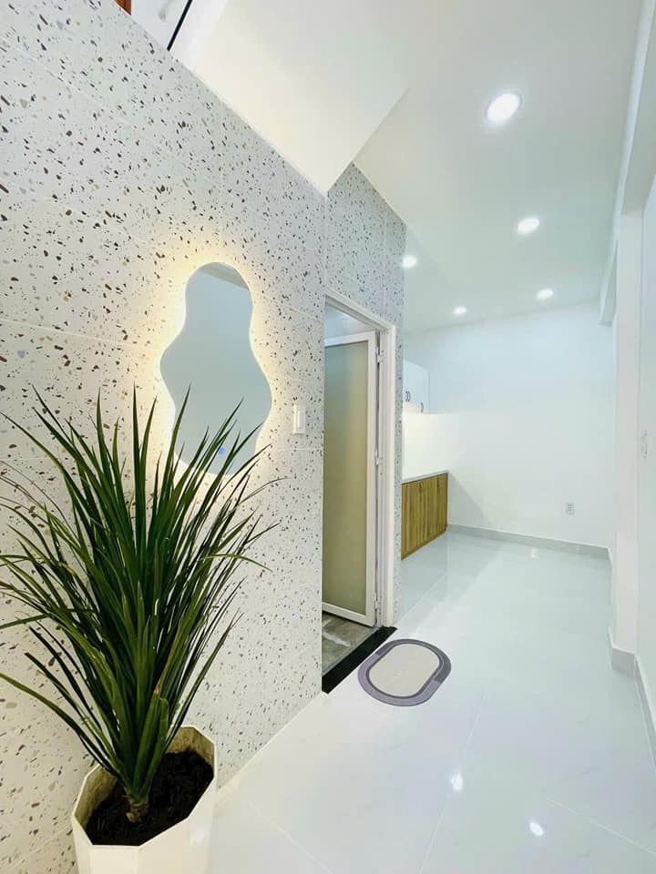 BÁN GẤP NHÀ Q8 TẠ QUANG BỬU ĐẦY ĐỦ NỘI THẤT CHỈ DỌN VÀO Ở THÔI