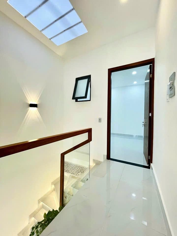 BÁN GẤP NHÀ Q8 TẠ QUANG BỬU ĐẦY ĐỦ NỘI THẤT CHỈ DỌN VÀO Ở THÔI