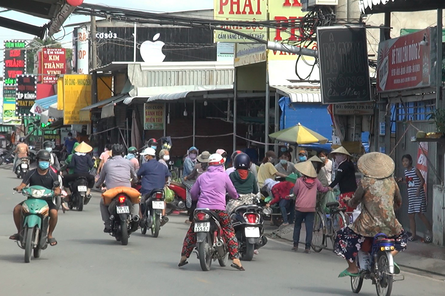 BÁN GẤP LÔ ĐẤT LỚN TRONG KHU DÂN CƯ BÌNH CHÁNH