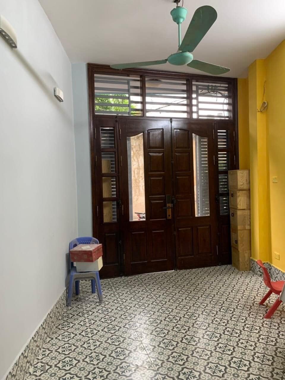 Bán nhà mặt phố, sổ đỏ chính chủ, giá bán 4,2 tỷ