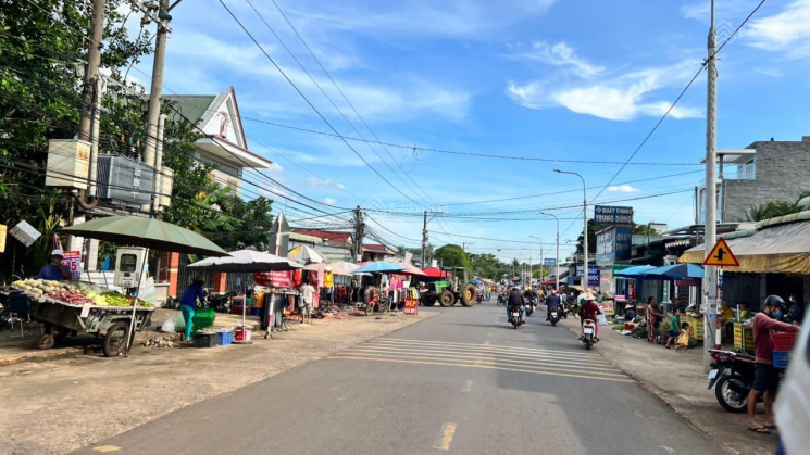 KẸT TIỀN SANG GẤP 200M2 ĐẤT,MẶT TIỀN ĐƯỜNG 8M2 NGAY KCN,THỔ CƯ 100%