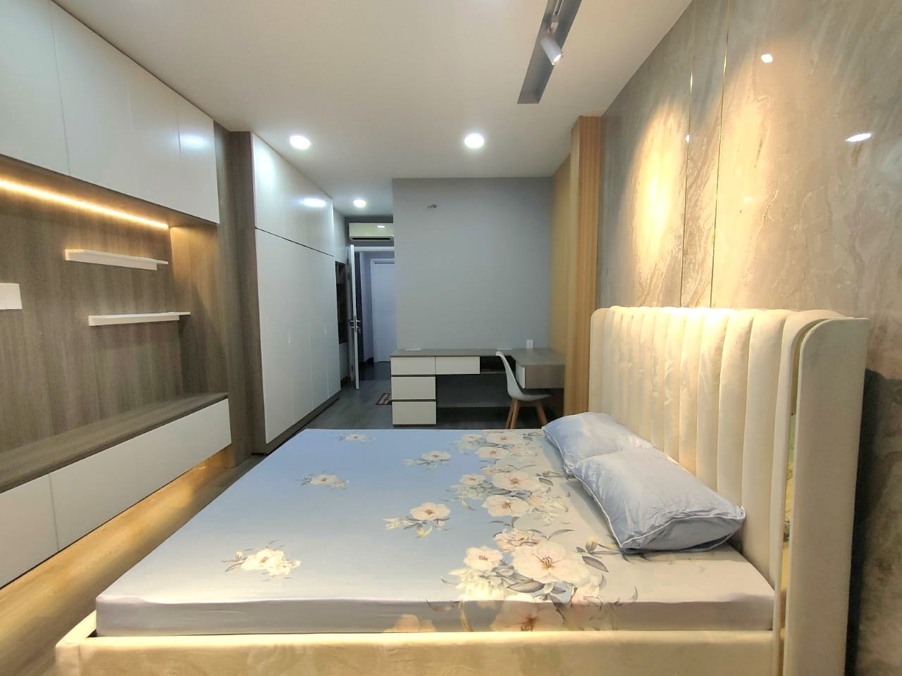 Cần bán nhà Nguyễn Đình Hoàn - Cầu Giấy