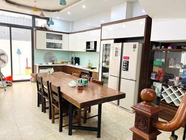 Cần bán nhà Nguyễn Đình Hoàn - Cầu Giấy