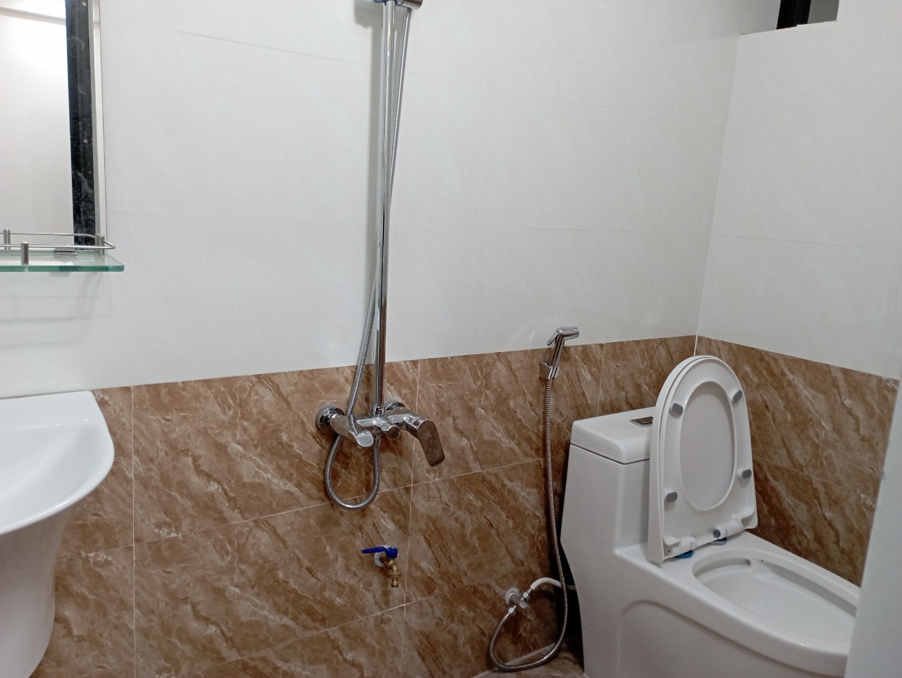 Bán căn hộ 68m2 ở chung cư Đền lừ, Sổ đỏ chính chủ