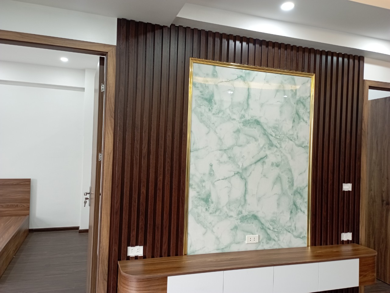 Bán căn chung cư 2 phòng ngủ ở Tam trinh, Hoàng mai