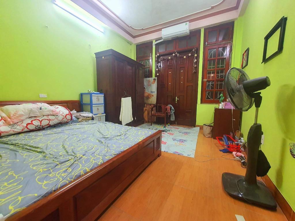 Nhà Kim Ngưu 41m Ba mặt thoáng nở hậu cực đẹp