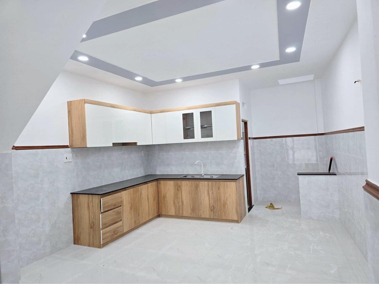 BÁN NHÀ HXH 58M2-2TANG GẦN PHẠM VĂN BẠCH GIAO TRƯỜNG CHINH  -6,4 Tỷ