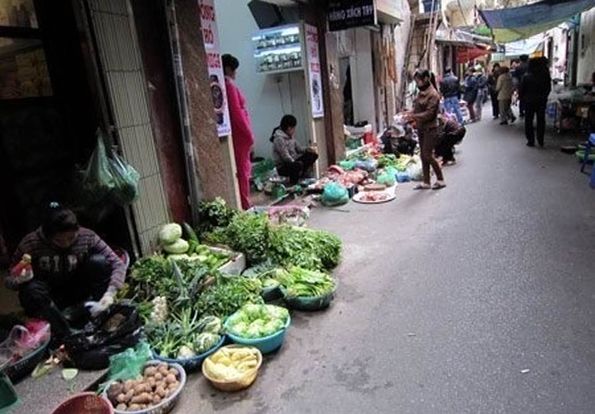 Bán căn hộ tập thể tầng 1 kinh doanh tốt ở ngay giữa chợ