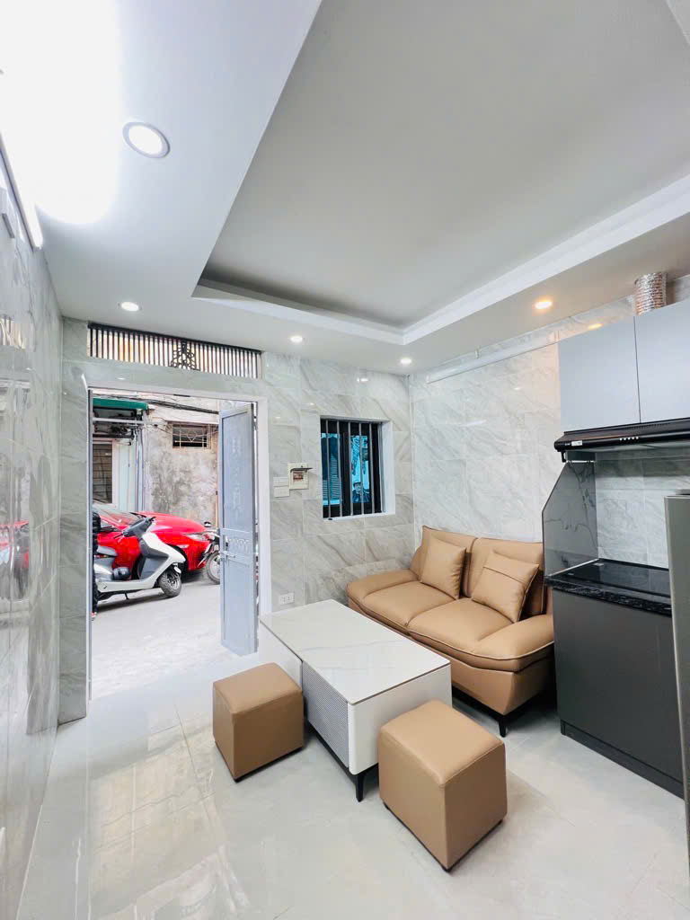 Cần bán căn hộ tập thể tầng 1 ở phố hoàng đạo thành, kim giang