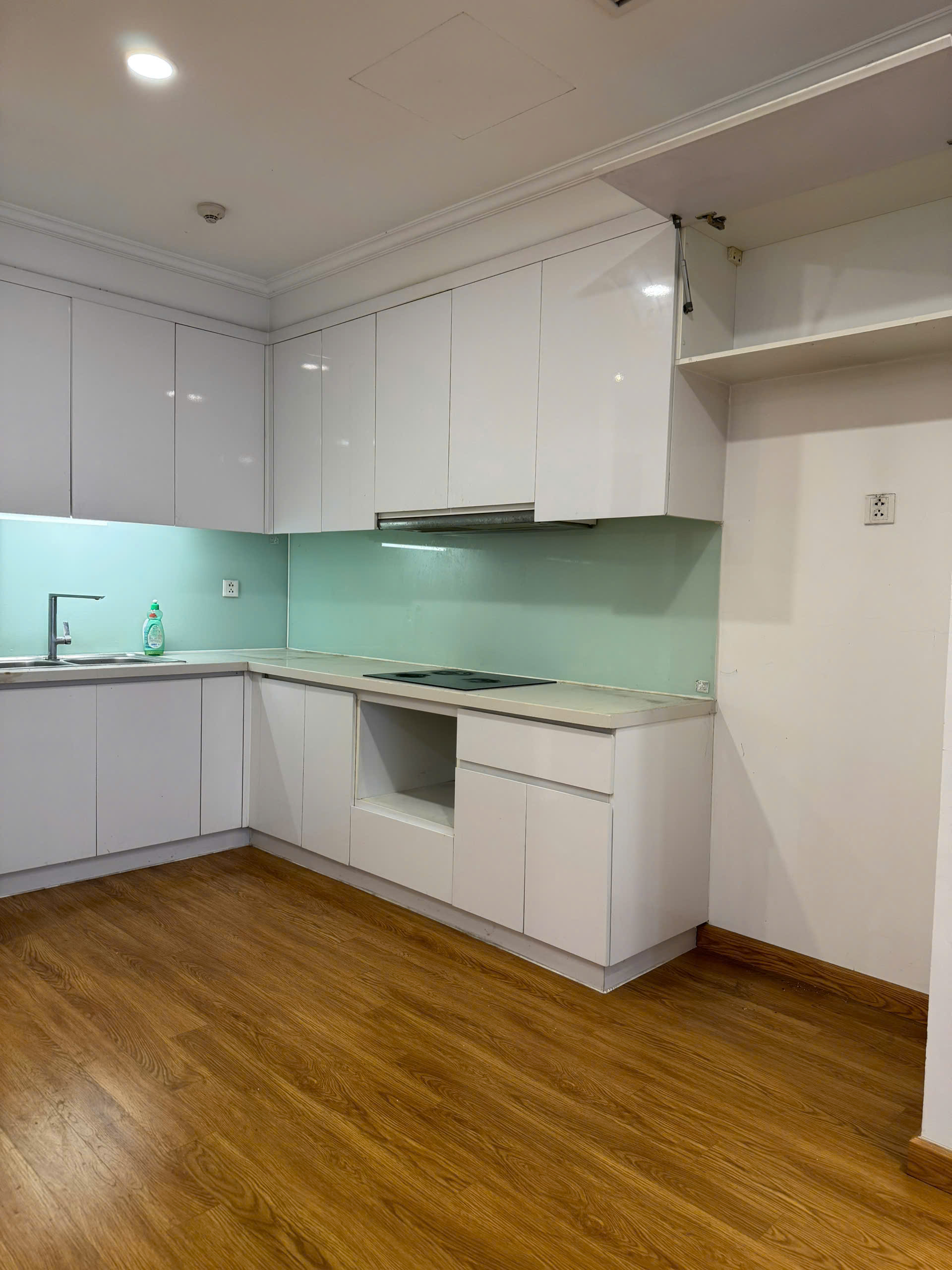 Cần bán nhanh căn hộ 3PN Park Hill - giá siêu tốt