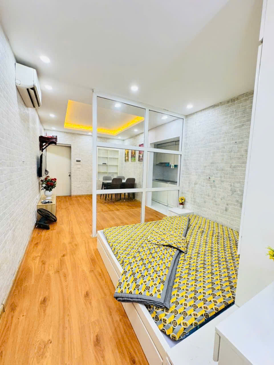 Cần bán căn hộ tập thể ở phố Thanh Nhàn, Hai Bà Trưng