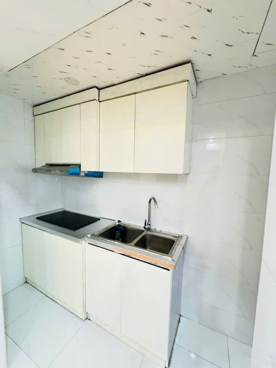 Cần bán căn hộ tập thể ở phố Thanh Nhàn, quận Hai Bà Trưng