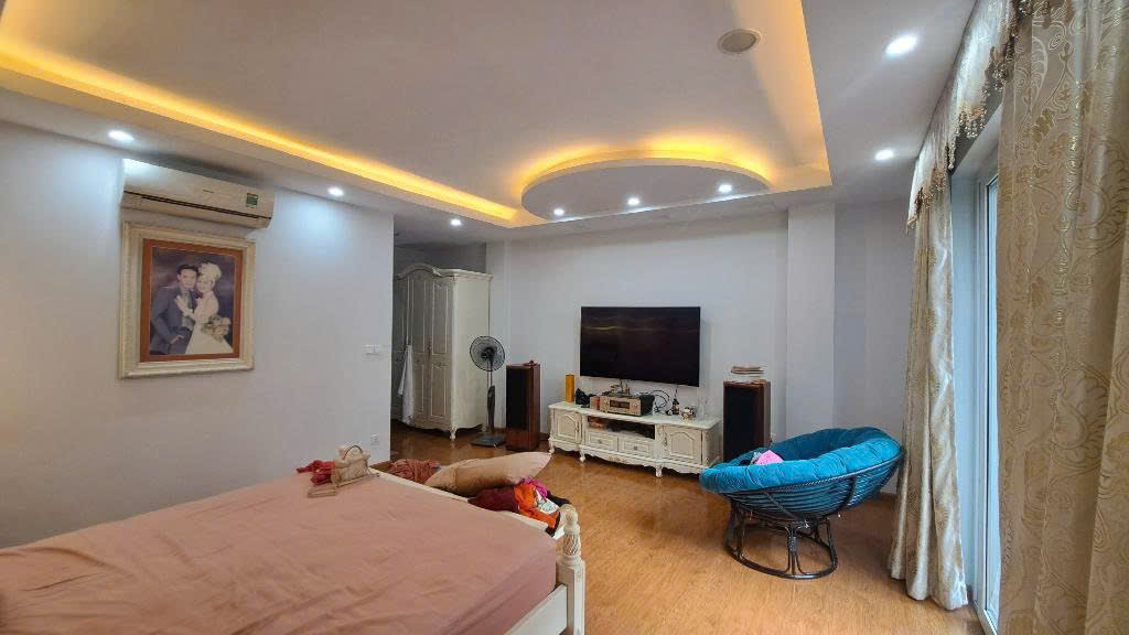 Cho thuê nhà nguyên căn - ngõ 139 Nguyễn Văn Cừ, phường Long Biên