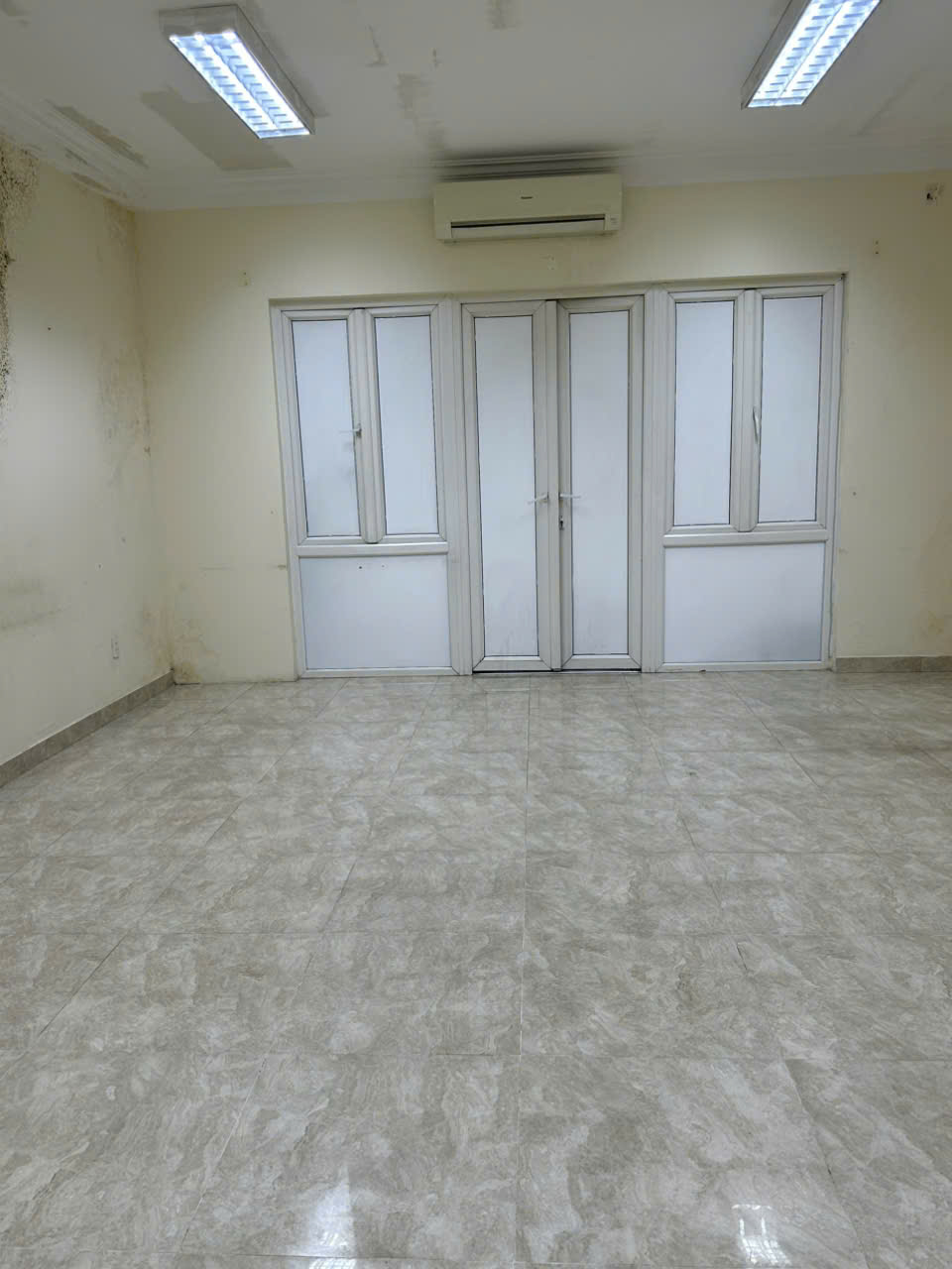 Cho thuê nhà nguyên căn - 232 Thuỵ Khuê, Hà Nội