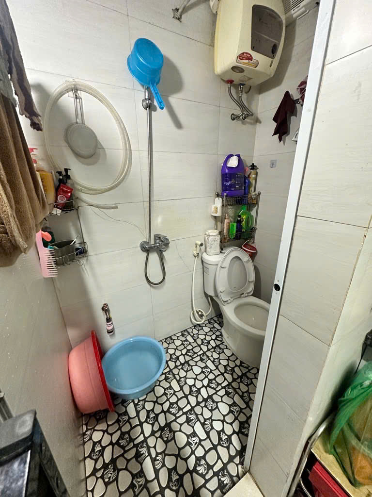 Tập thể chính chủ ở phố Quỳnh mai cần bán