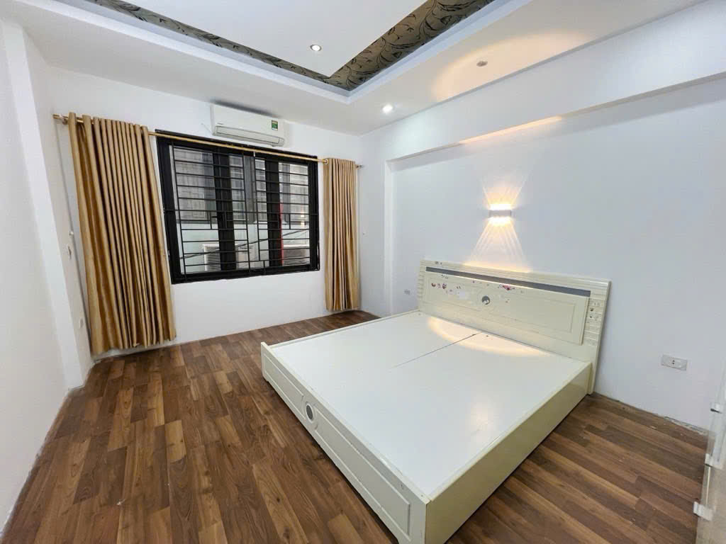 Bán nhà liền kề 5 tầng ở đường Lĩnh Nam, Hoàng Mai