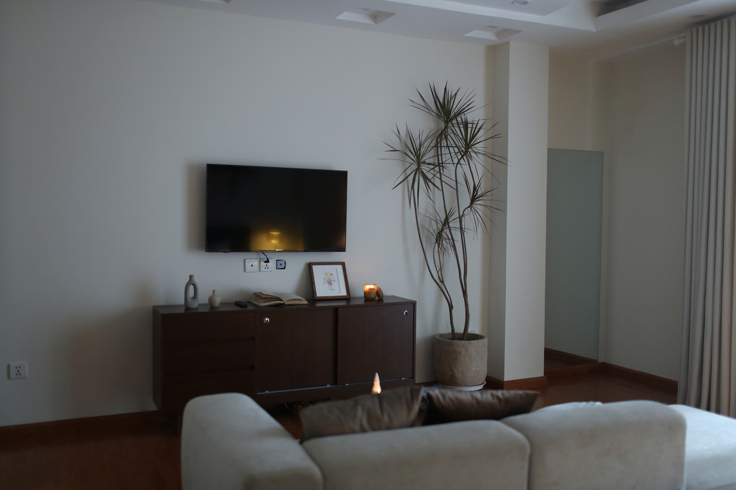 Cho thuê nhà 7 tầng cao cấp gần trung tâm Hoàn Kiếm