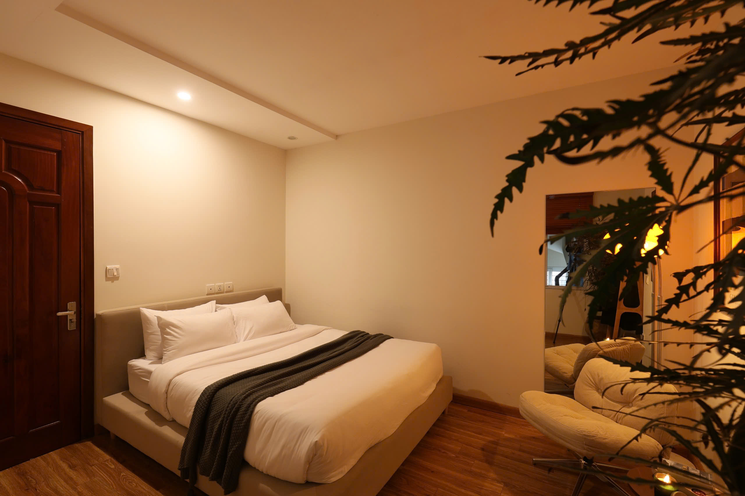 Cho thuê nhà 7 tầng cao cấp gần trung tâm Hoàn Kiếm