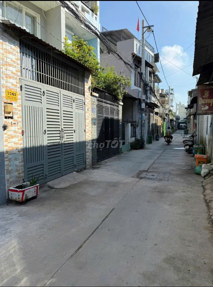 Bán nhà mới 100% 1 trệt 3 lầu tại Đường số 9, P. BHH, Bình Tân