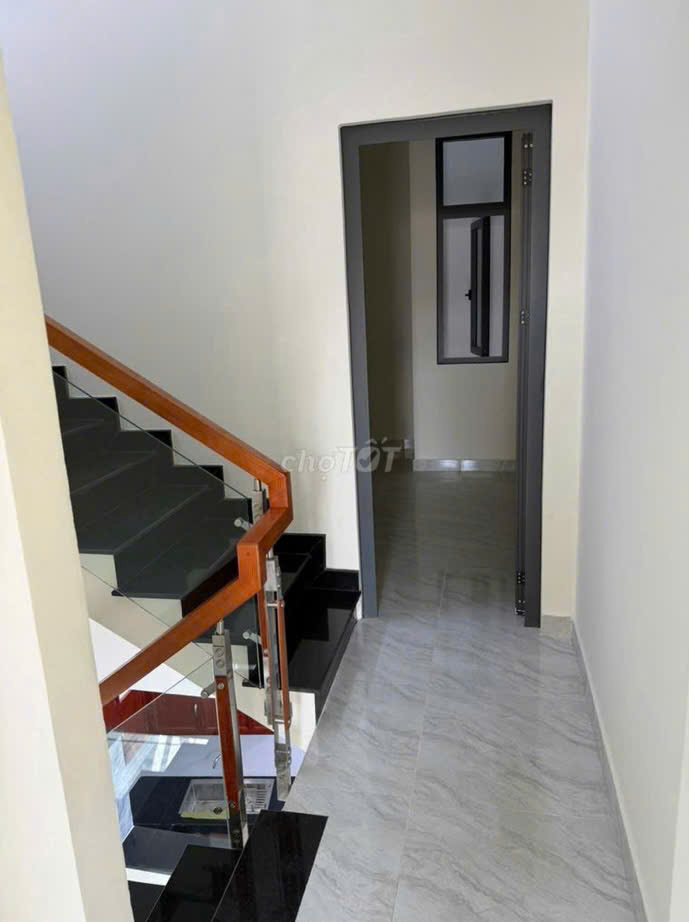 Bán nhà mới 100% 1 trệt 3 lầu tại Đường số 9, P. BHH, Bình Tân