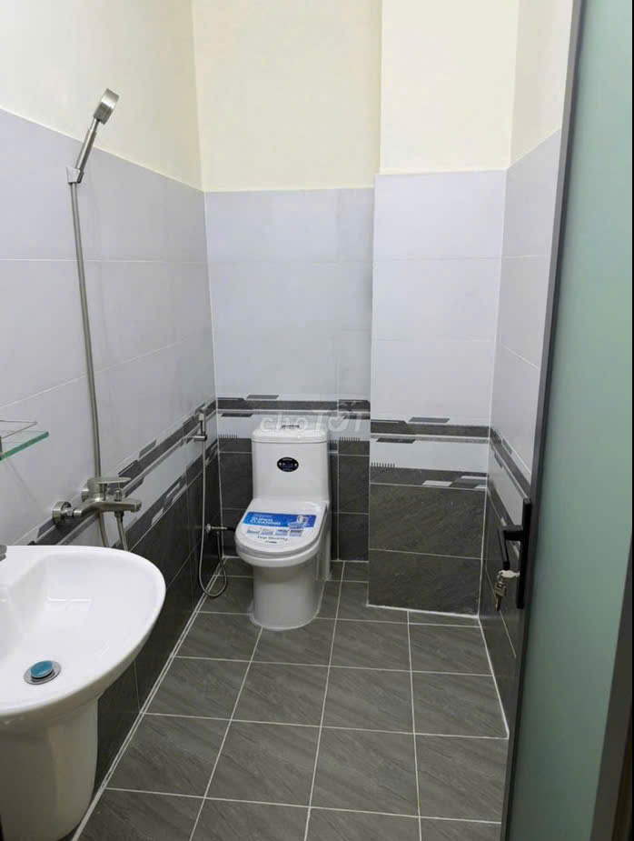 Bán nhà mới 100% 1 trệt 3 lầu tại Đường số 9, P. BHH, Bình Tân
