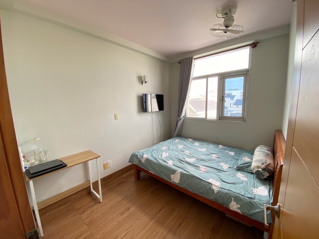 Chính chủ bán căn góc 83m2 3pn Hoàng Kim Thế Gia, sổ hồng sẵn