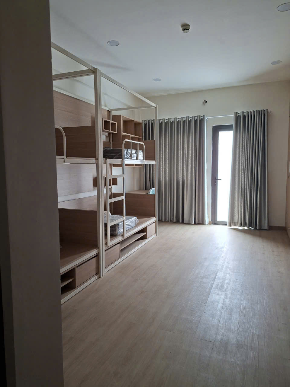 Cho thuê ký túc xá 2tr Full mọi chi phì và đồ tại Q1