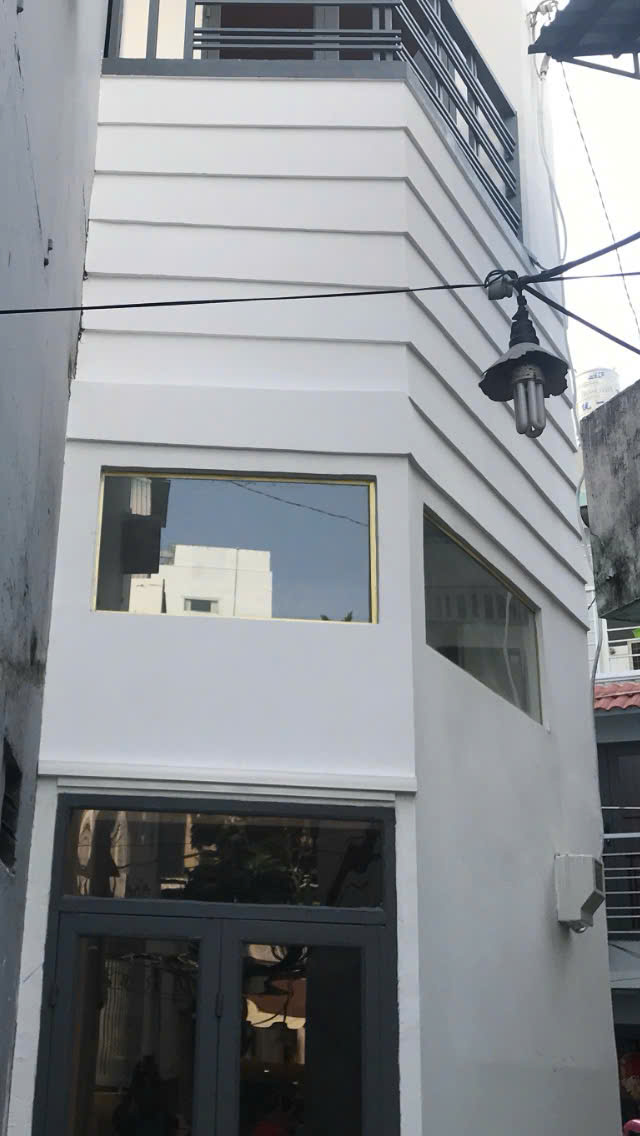Bán nhà hẻm xe tải Trần Hưng Đạo P2 Q5 đúc 3 tầng