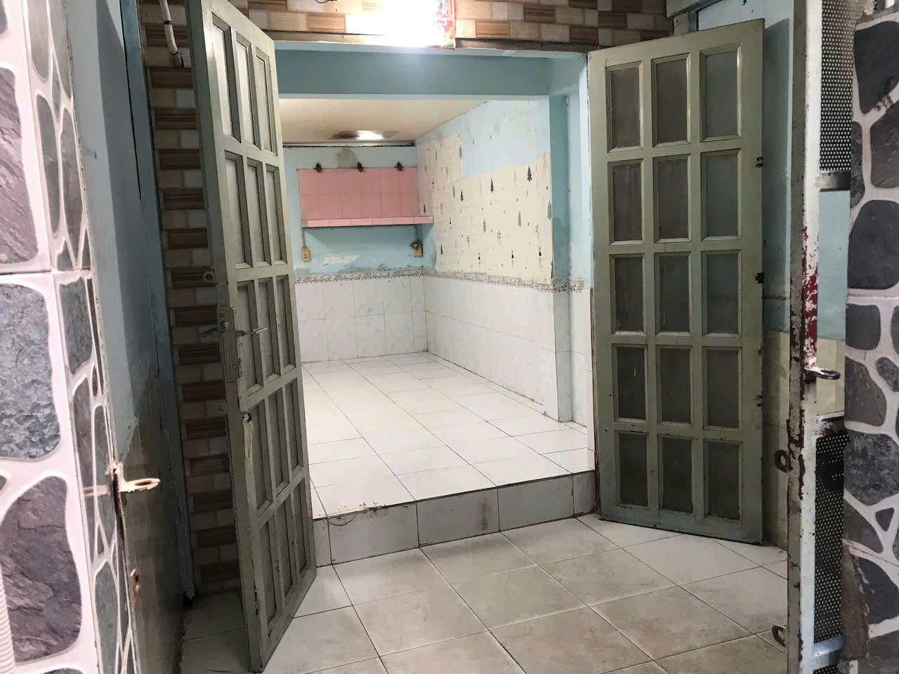 Bán nhà cũ tiện xây mới tại Chiến Lược Quận Bình Tân