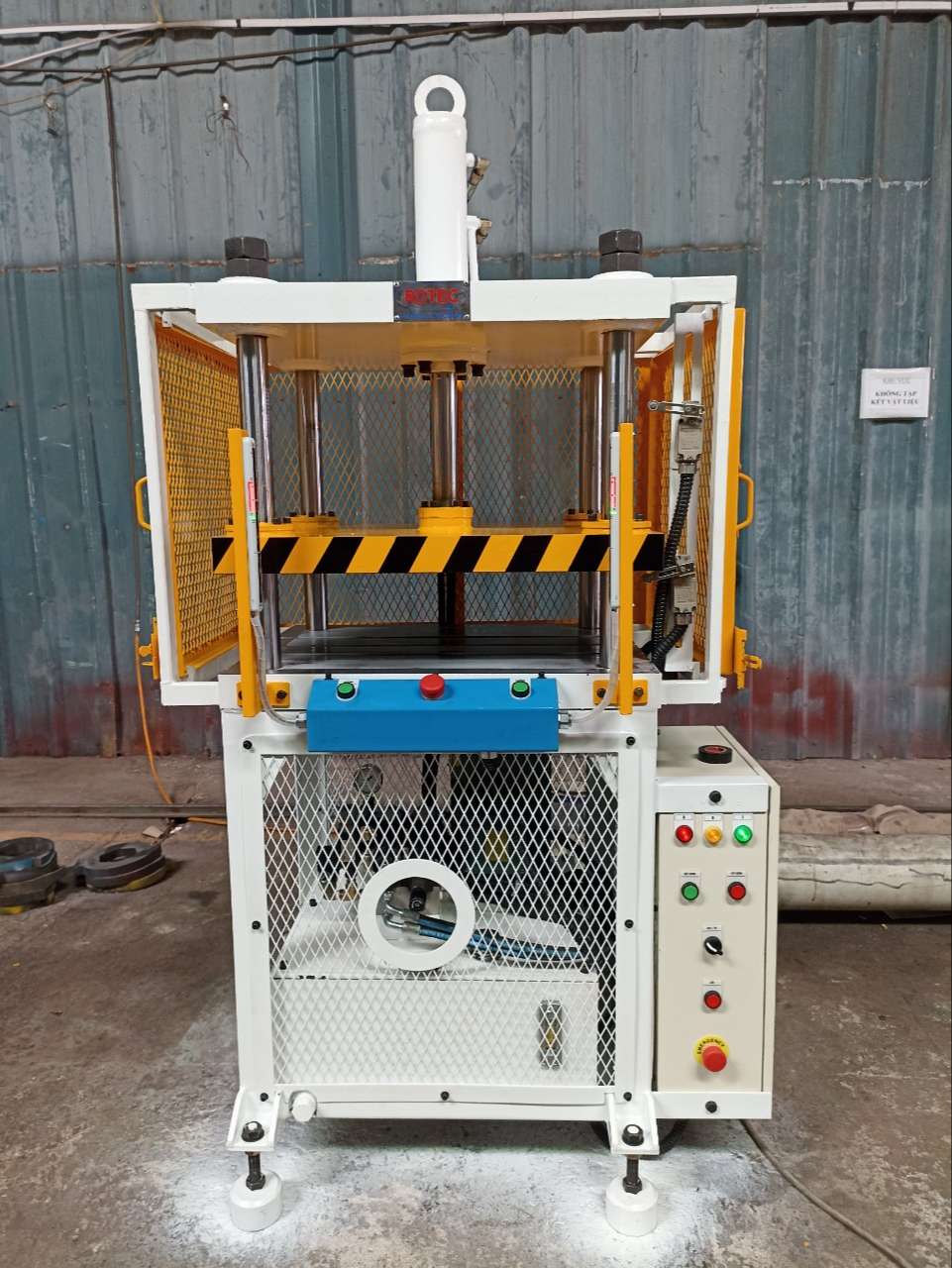 Máy Ép Thuỷ Lực 4 Trụ RTP 10.50 Rotec Việt Nam