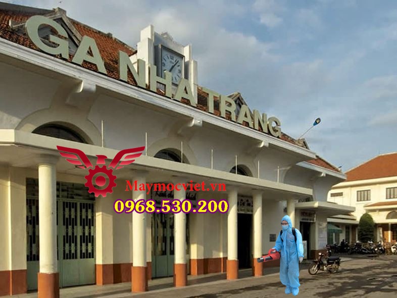 Ga Hà Nội phun khử trùng toàn bộ các tàu bằng máy  Turbo BA-6