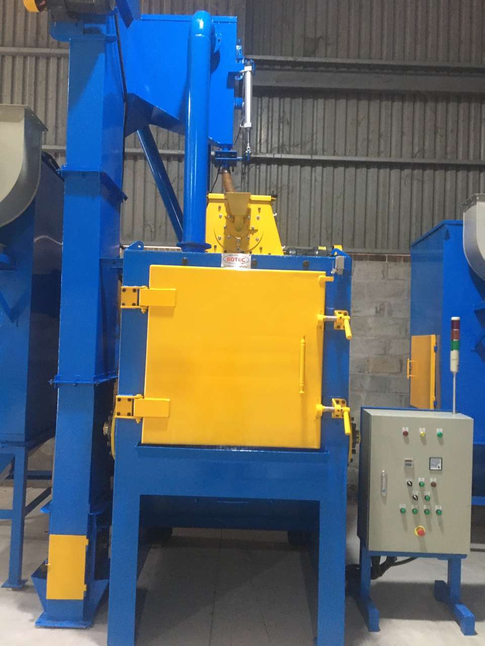 Làm sạch bề mặt kim loại bằng Máy Phun Bi Rotec Việt Nam