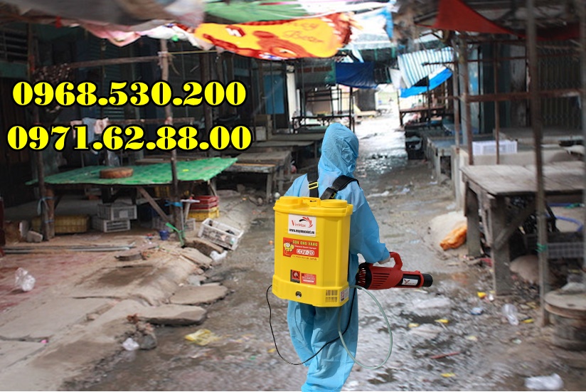 Phun hóa chất khử trùng tiêu độc tại các chợ bằng máy phun Turbo BA-6