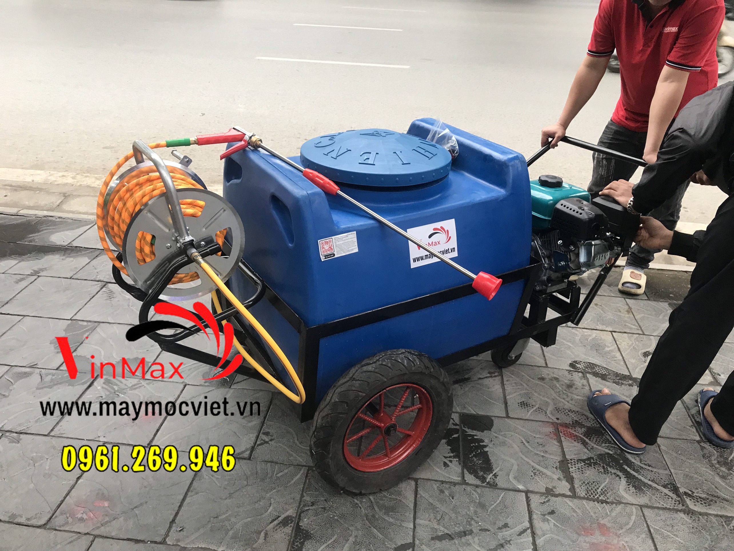 Máy phun thuốc sâu 200L đẩy tay động cơ xăng 6.5HP có rulo quấn tay