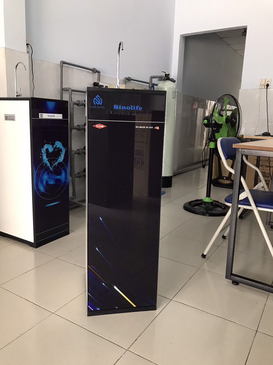 Máy lọc nước Sinolife 6 cấp có tủ cho ra nước tinh khiết