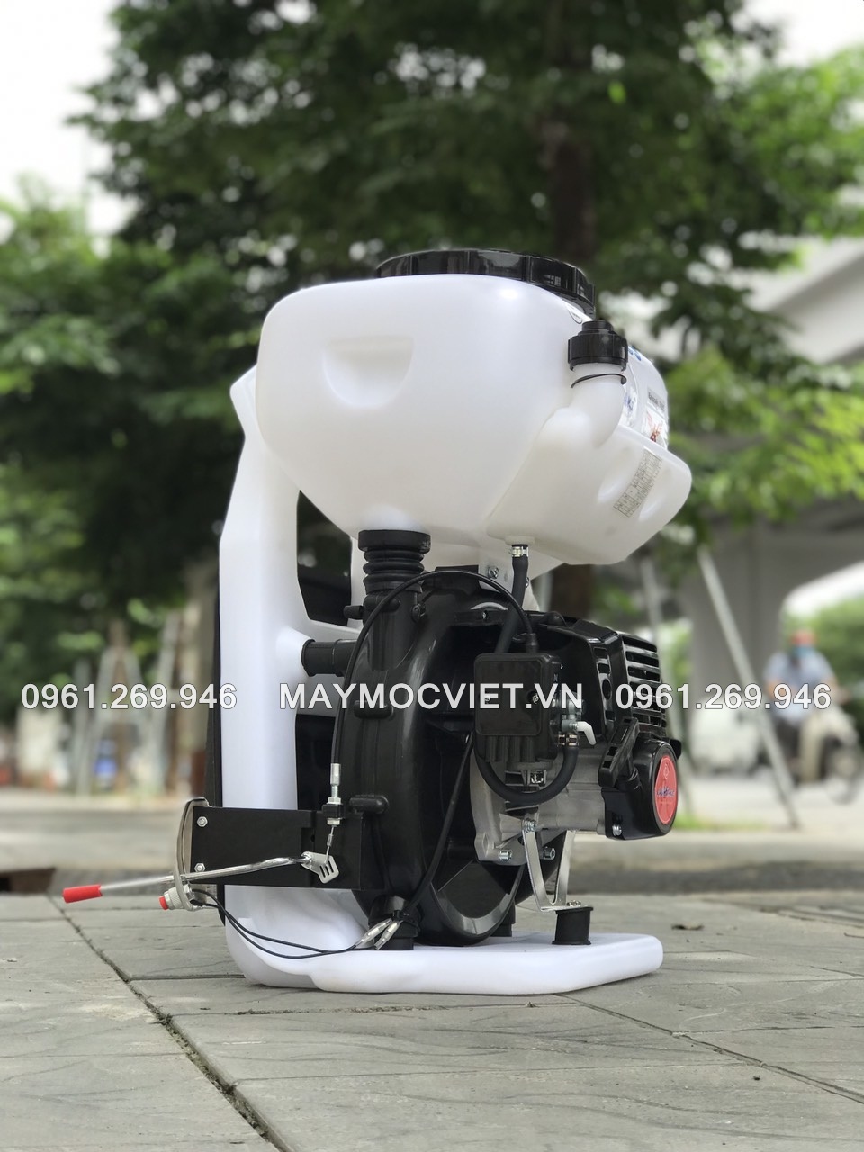 Máy phun thuốc Kawasaki TK65 phòng chống bệnh cho trâu bò