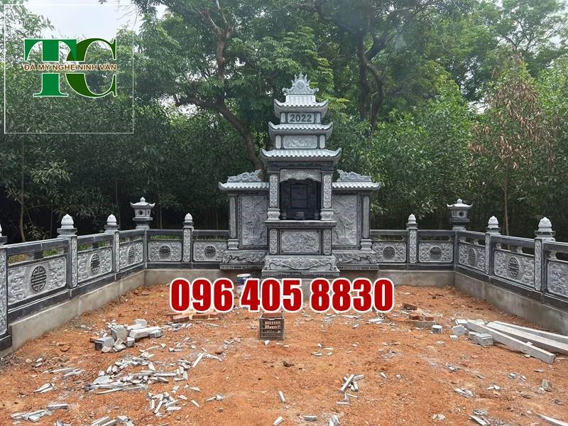 Hà Nội - Khu lăng mộ bằng đá nguyên khối bán tại Đông Anh