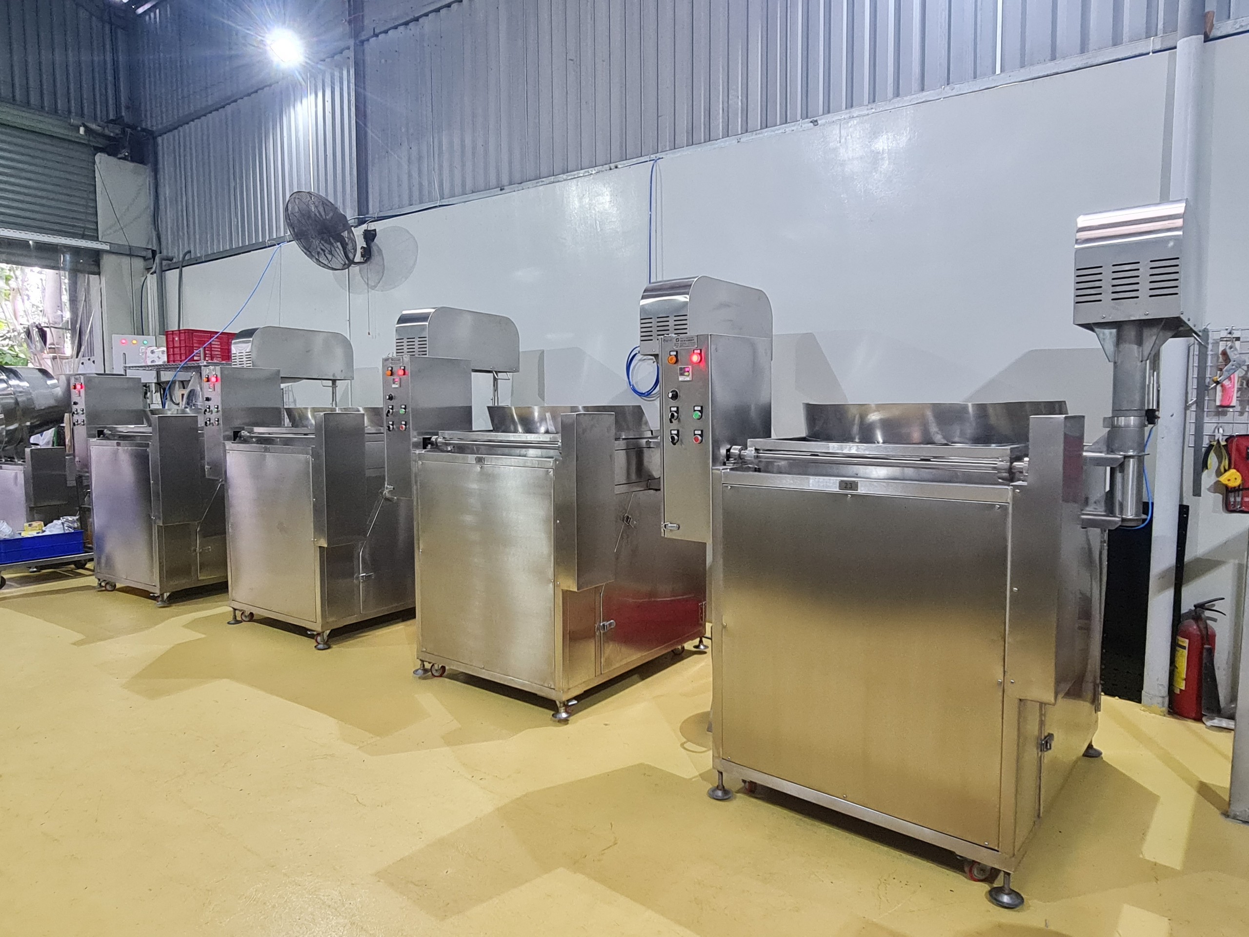 M&aacutey Pha Tr&agrave Sữa Được Sản Xuất Bởi Tech Garden